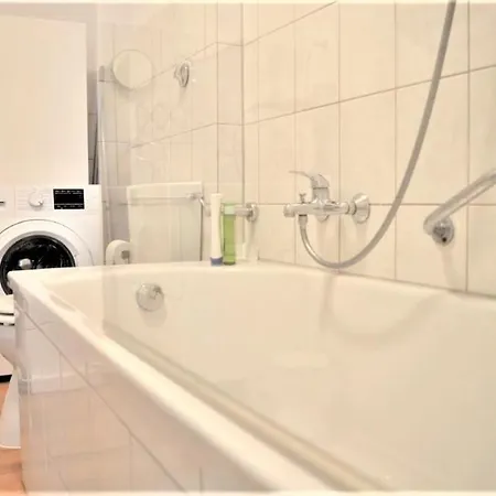 Ruettenscheid, Messe, Uni, Station Appartement