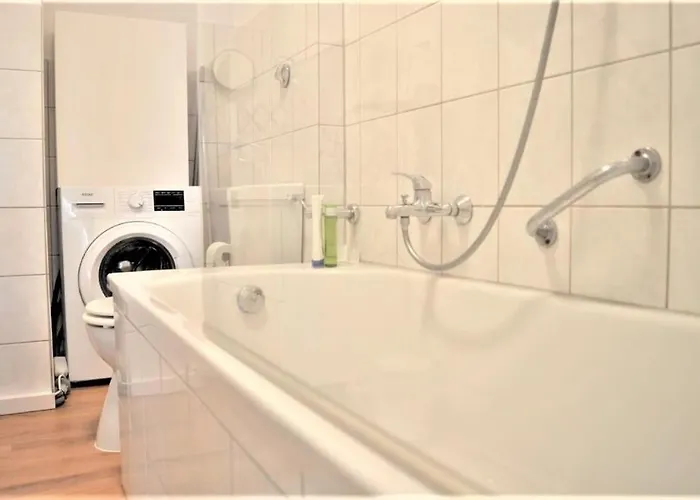 Ruettenscheid, Messe, Uni, Station Daire